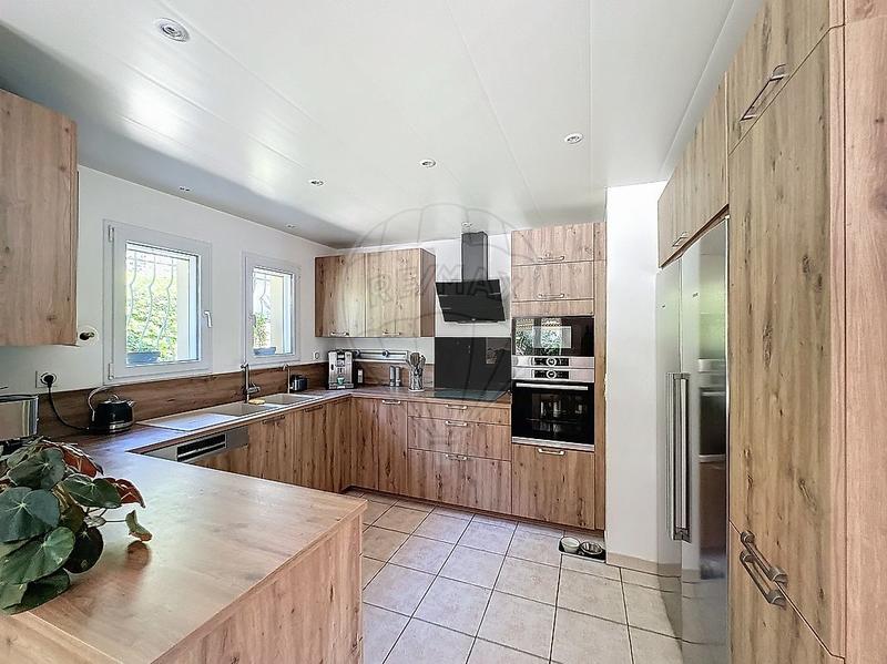 Maison - 158 m² - 6 pièces