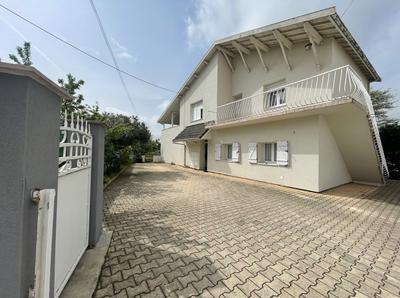 Maison - 152 m² - 7 pièces