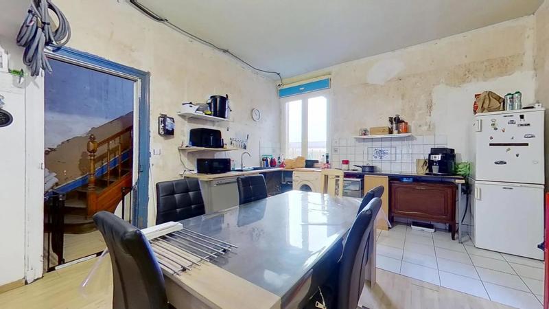 Maison - 180 m² - 8 pièces