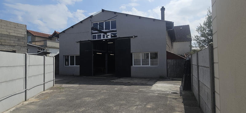 Local commercial - 317 m²