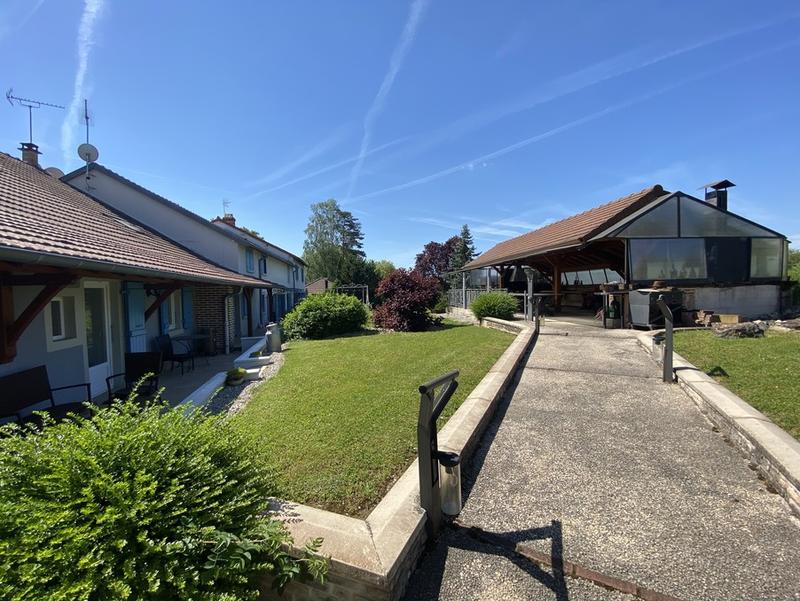 Propriété - 640 m² - 25 pièces
