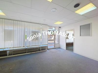 Bureau - 100 m² - 4 pièces