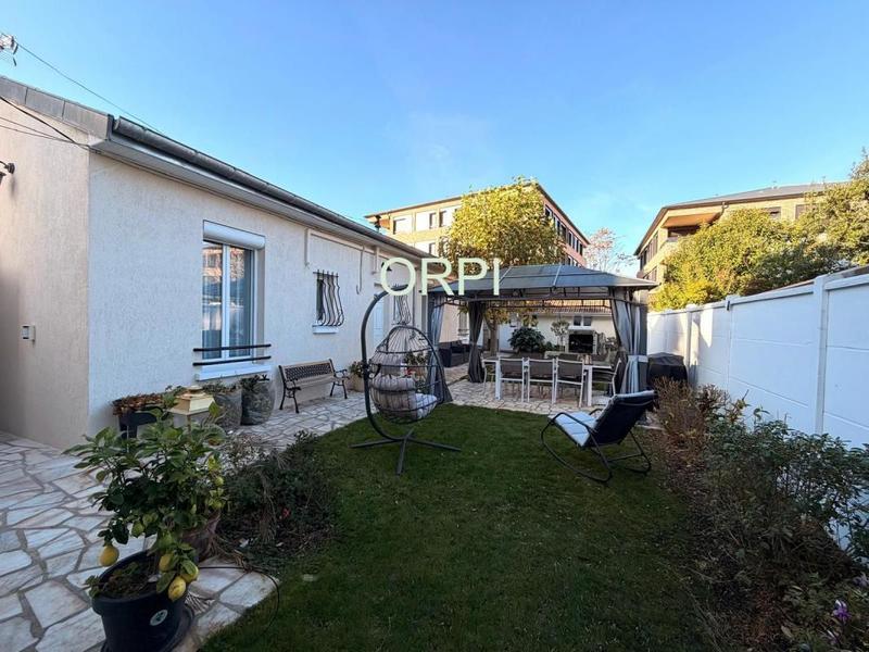 Immeuble - 158 m² - 8 pièces