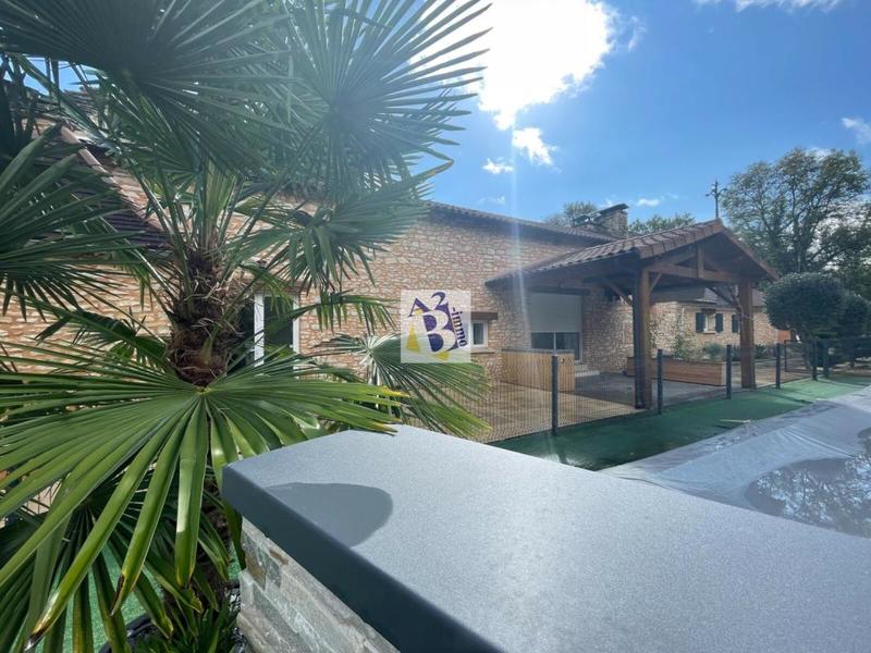 Maison en pierre - 181 m² - 7 pièces