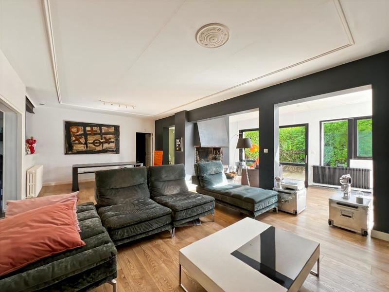 Maison - 205 m² - 7 pièces