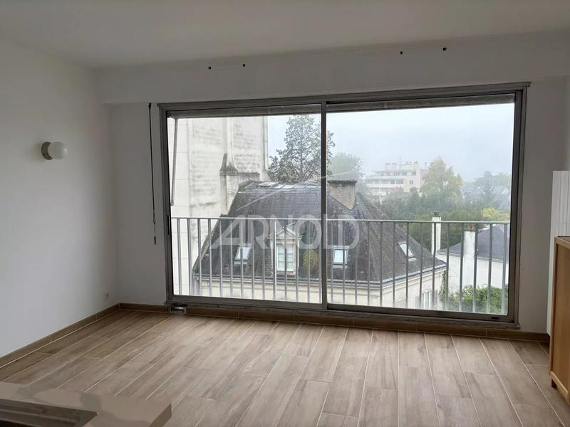 Bureau - 90 m² - 5 pièces