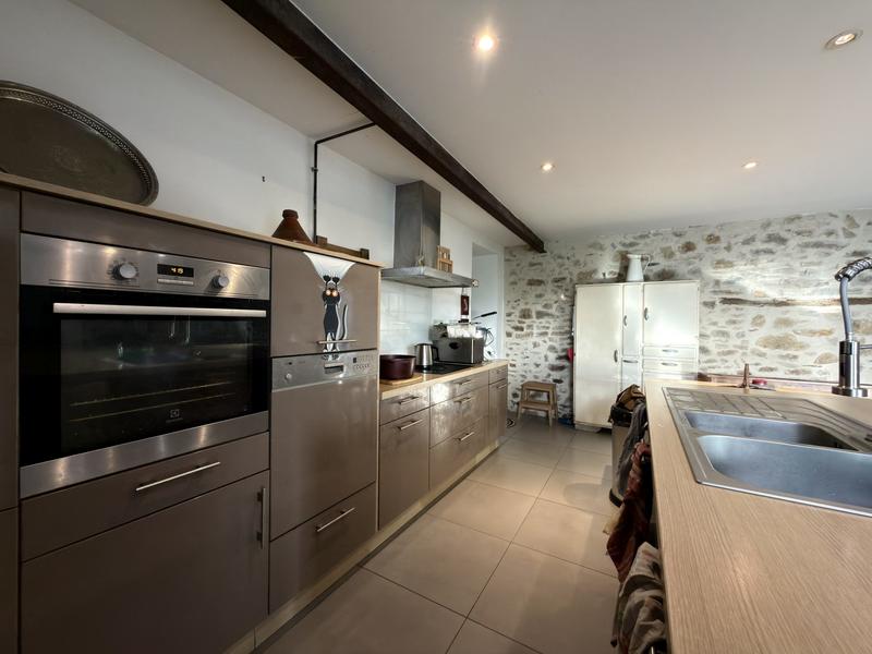 Maison - 261 m² - 8 pièces