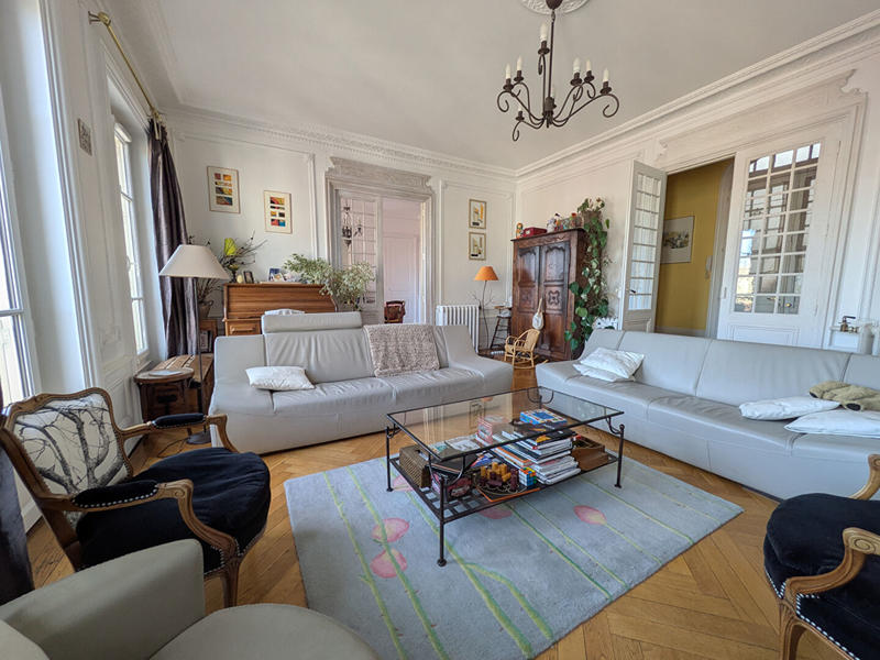 Appartement - 188 m² - 5 pièces