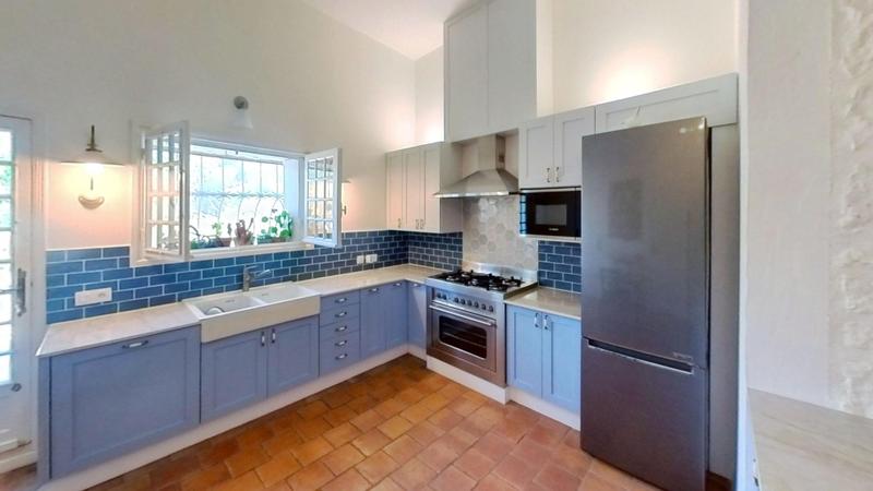 Maison traditionnelle - 203 m² - 8 pièces