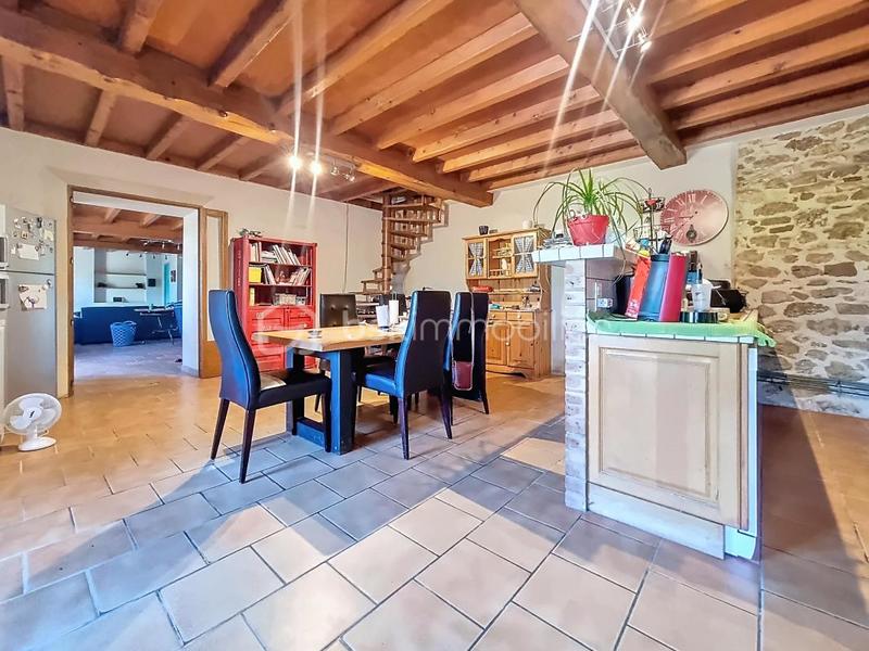 Corps de ferme - 220 m² - 10 pièces