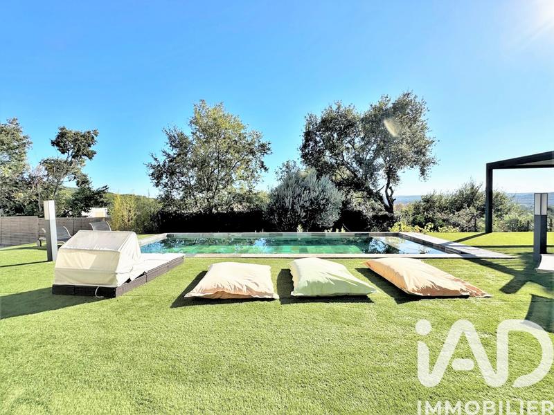 Maison - 207 m² - 6 pièces