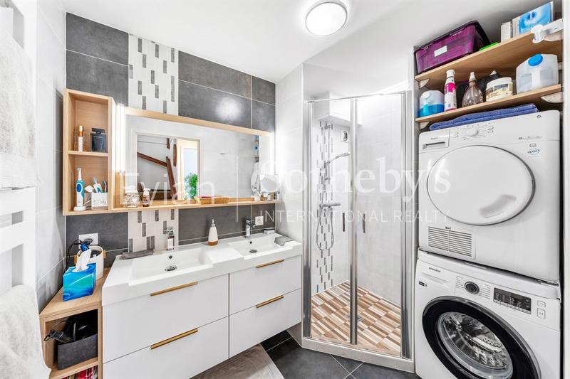 Appartement - 125 m² - 5 pièces