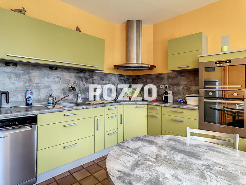 Maison - 199 m² - 7 pièces