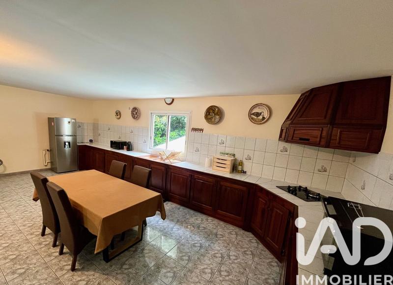 Maison - 280 m² - 13 pièces