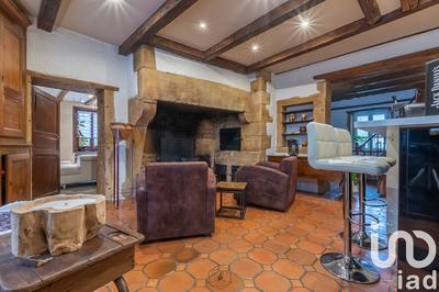 Maison - 277 m² - 9 pièces