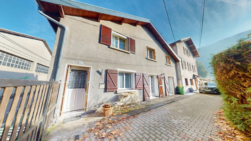 Maison de village - 100 m² - 4 pièces