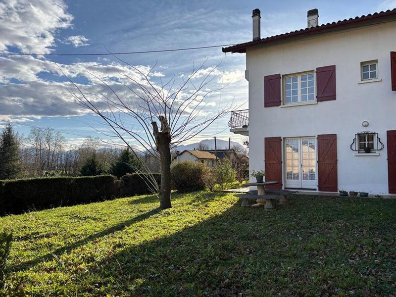 Villa - 100 m² - 5 pièces