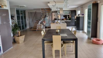 Maison contemporaine - 185 m² - 8 pièces
