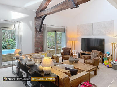 Maison - 270 m² - 8 pièces