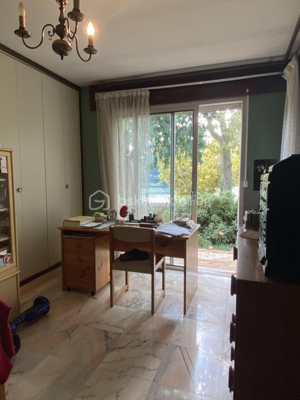 Maison - 210 m² - 8 pièces