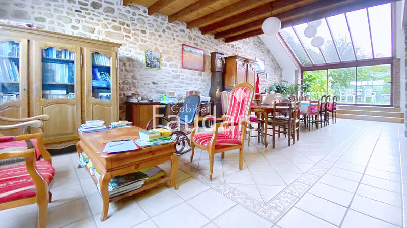 Propriété - 329 m² - 10 pièces