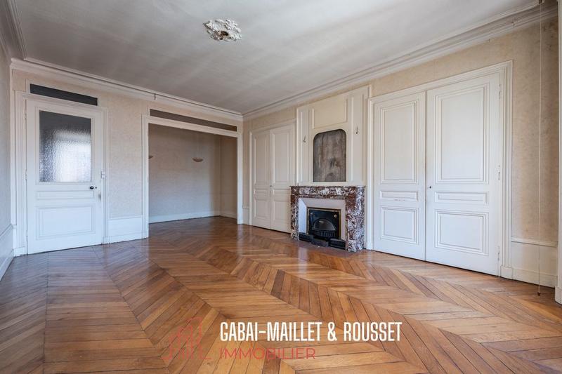 Appartement ancien - 114 m² - 4 pièces