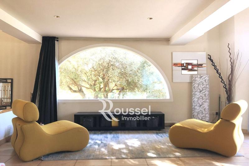 Villa - 174 m² - 6 pièces