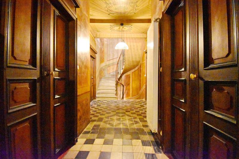 Maison - 392 m² - 12 pièces