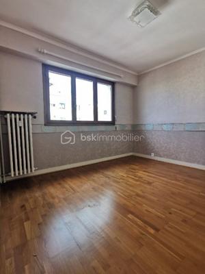 Appartement - 93 m² - 4 pièces