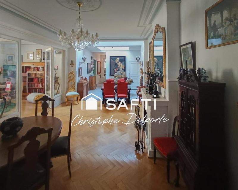 Maison de maîtres - 334 m² - 10 pièces