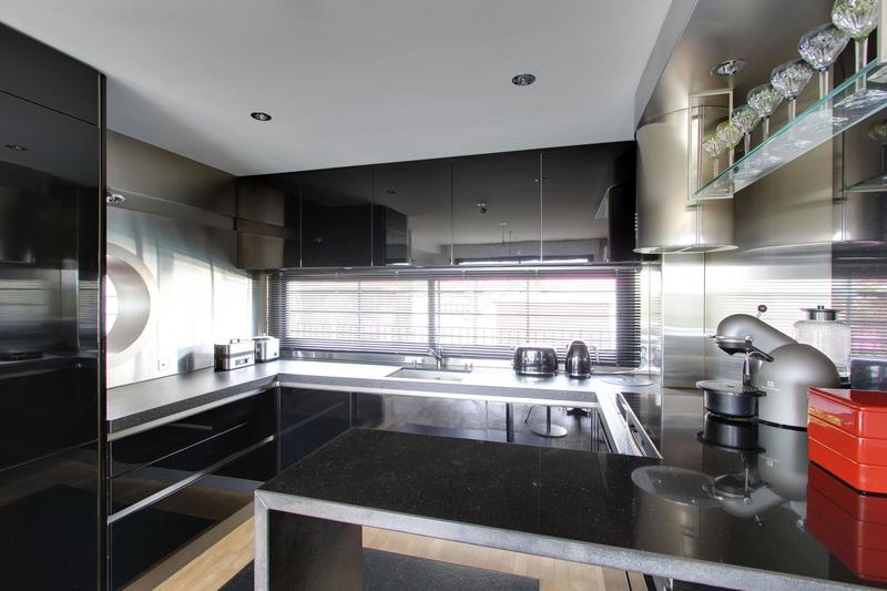 Maison - 212 m² - 7 pièces