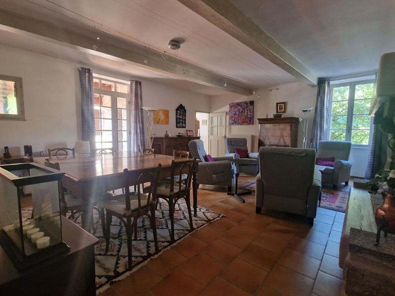 Mas - 143 m² - 5 pièces