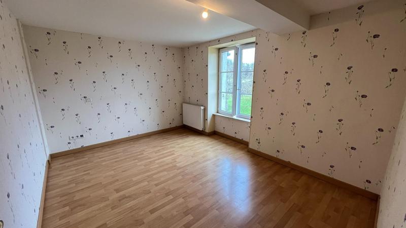 Maison - 230 m² - 9 pièces
