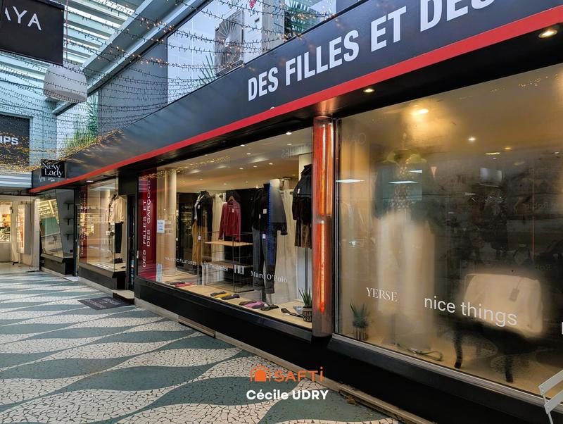 Local commercial - 53 m² - 2 pièces