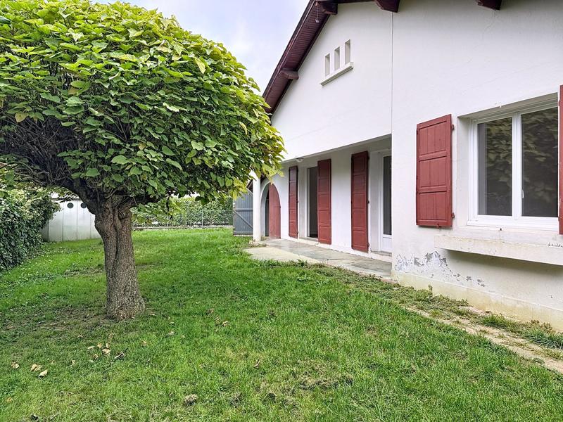 Maison - 95 m² - 5 pièces