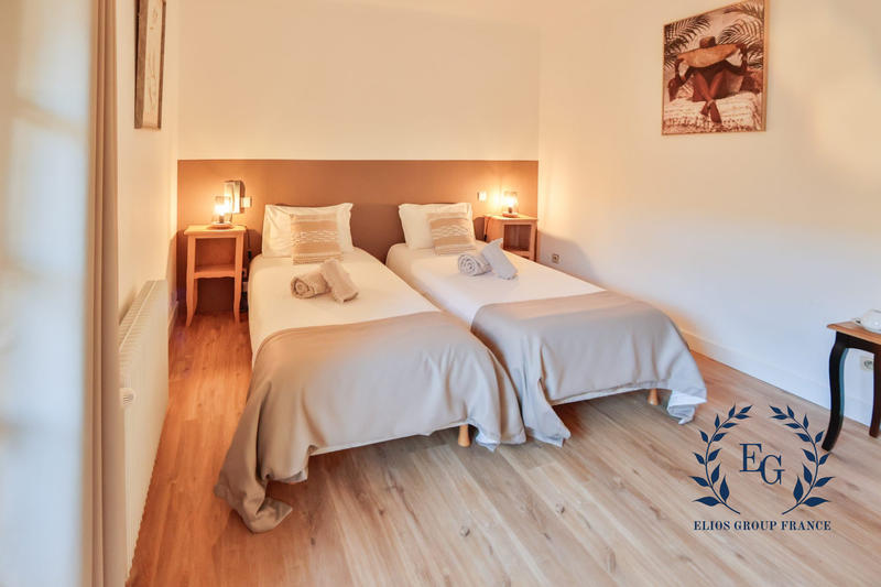 Bastide - 530 m² - 15 pièces