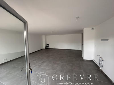 Appartement - 82 m² - 3 pièces
