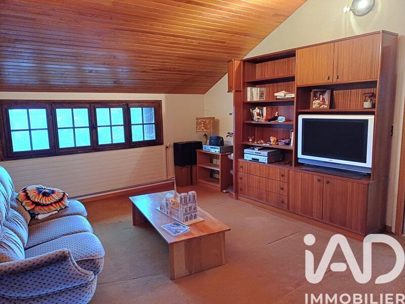 Maison - 230 m² - 8 pièces