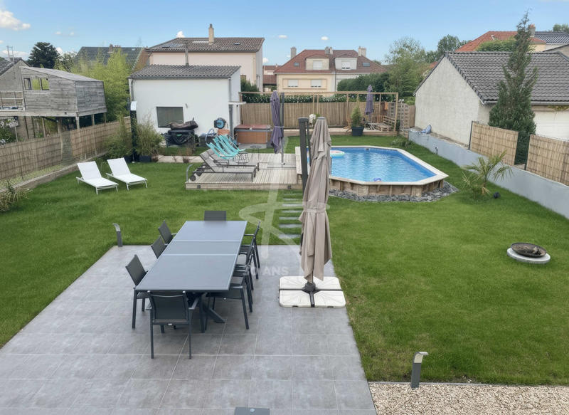 Maison - 158 m² - 7 pièces