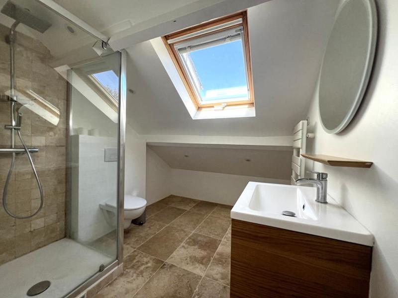 Maison - 153 m² - 9 pièces