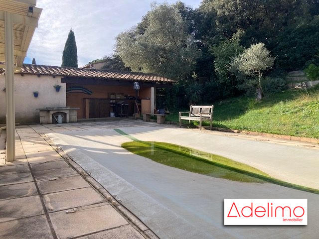 Maison - 190 m² - 8 pièces