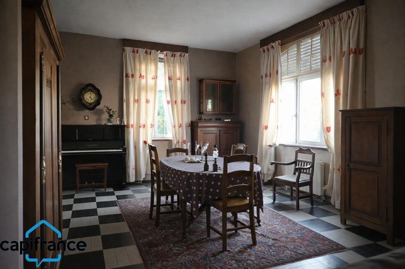 Maison - 255 m² - 12 pièces