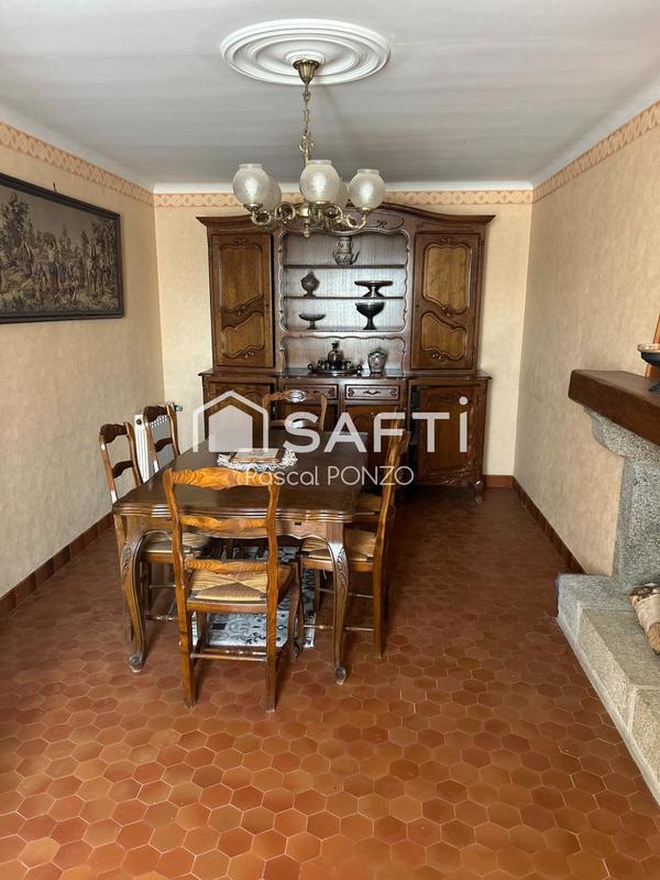 Maison - 240 m² - 9 pièces