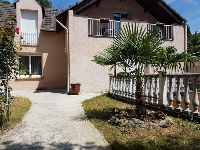 Maison - 195 m² - 7 pièces