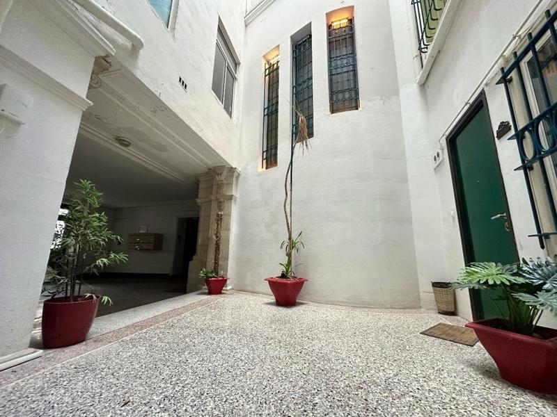 Maison - 215 m² - 9 pièces