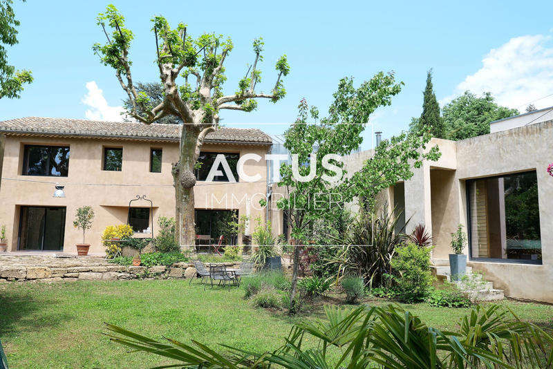 Maison - 182 m² - 6 pièces