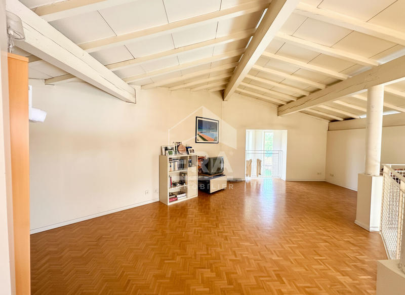 Maison - 228 m² - 8 pièces