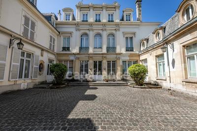 Appartement bourgeois - 260 m² - 6 pièces