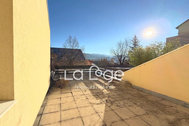 Appartement - 90 m² - 4 pièces