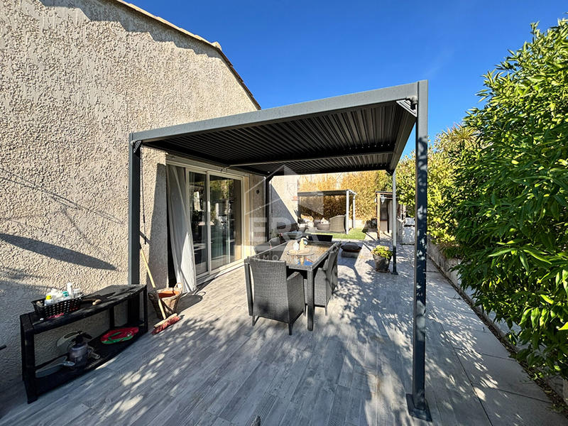 Maison - 93 m² - 4 pièces